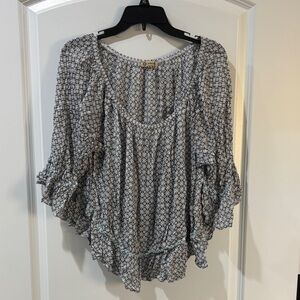 Democracy Black and White Geometric Blouse